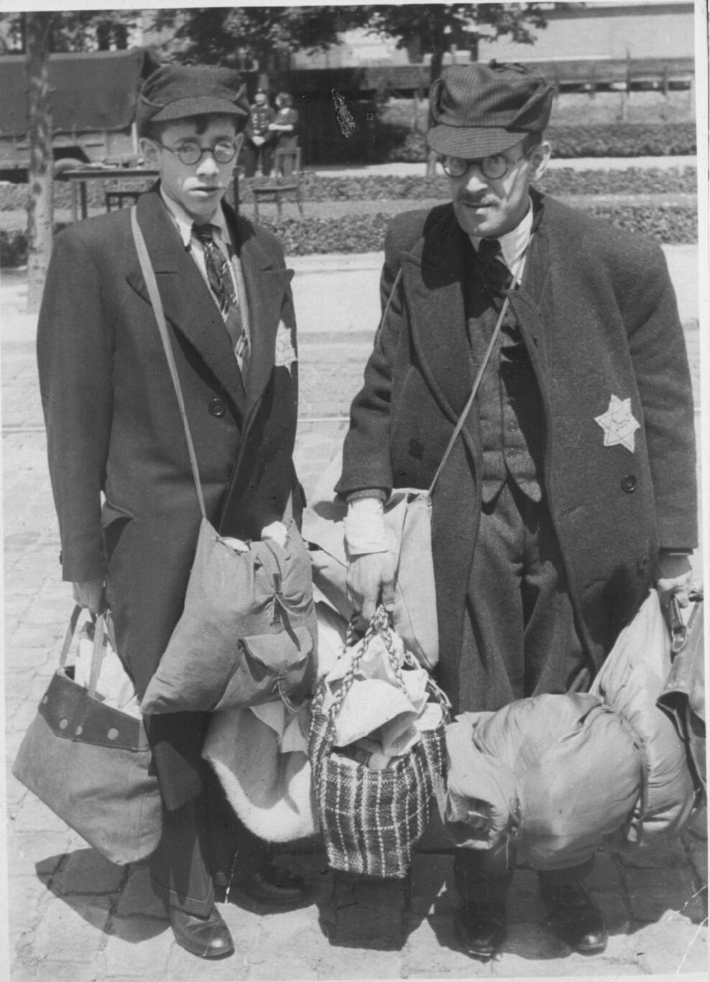 A father and son at the Amsterdam-Zuid assembly point on June 20, 1943, identified in the archive as Maurits Slager and his son Leo