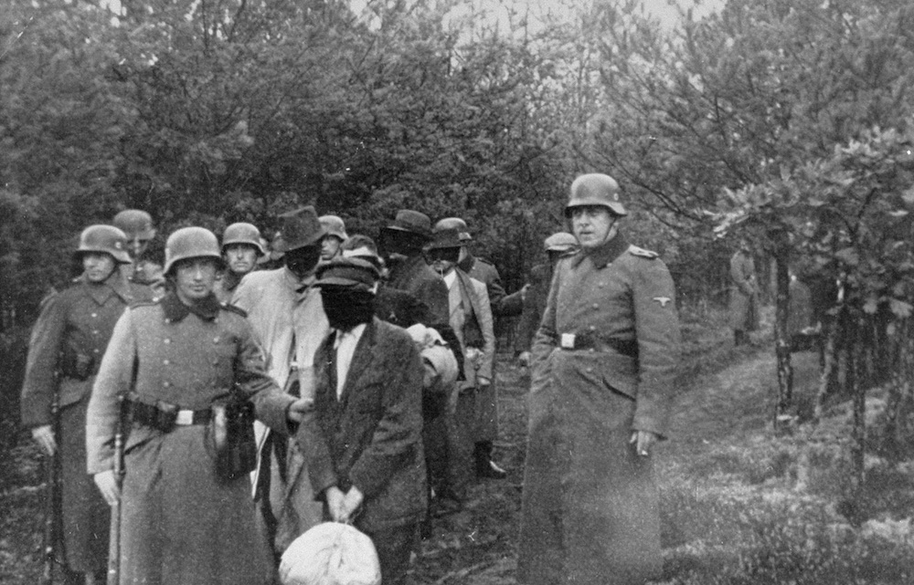 Prisoners at Palmiry in the Kampinos forest shortly before their execution.