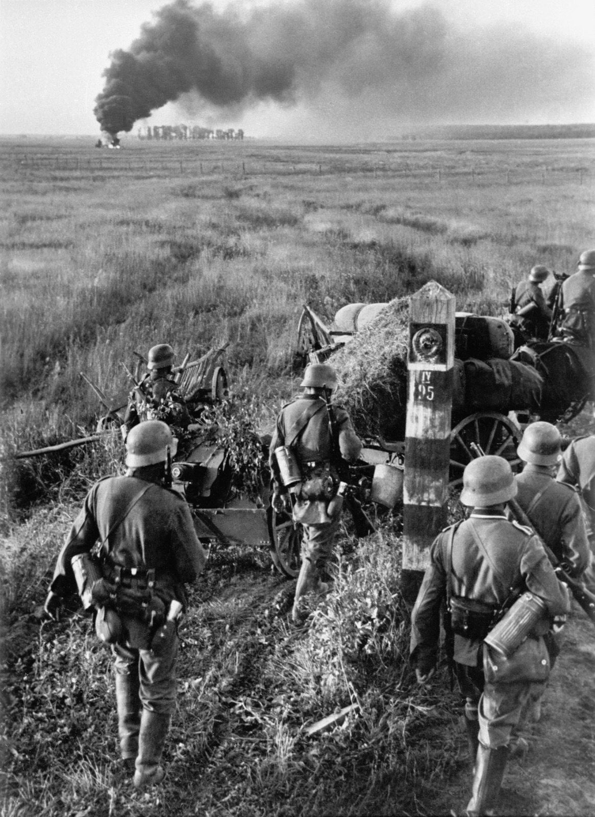 German soldiers with an infantry gun crossing the Soviet border in June 1941.