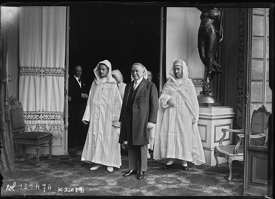 Mohammed V at the Elysée Palace in 1928 with French President Gaston Doumergue.