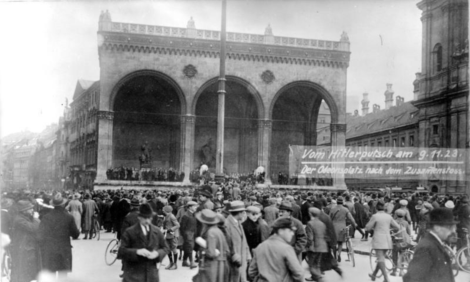 The Odeonsplatz in Munich in 1923, an open square with a colonnaded building at one end.